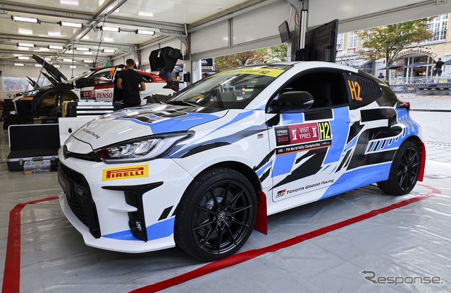 世界ラリー選手権(WRC)第9戦(ベルギー)でデモ走行した水素エンジン車「GRヤリス」