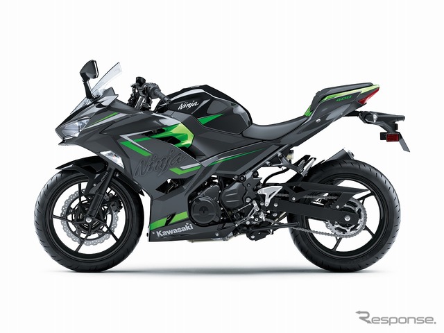 カワサキ Ninja 400(エボニー×メタリックマグネティックダークグレー)
