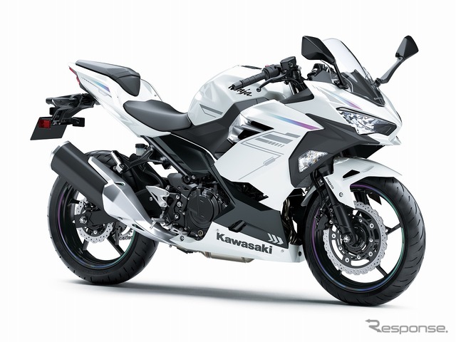 カワサキ Ninja 400(パールブリザードホワイト×メタリックカーボングレー)