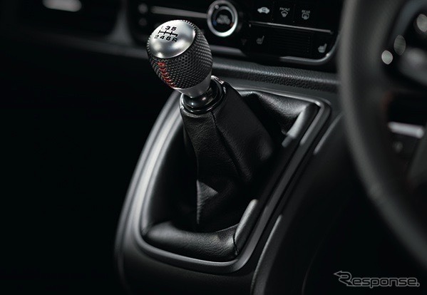 ホンダN-ONE RS:本革巻MTシフトノブ