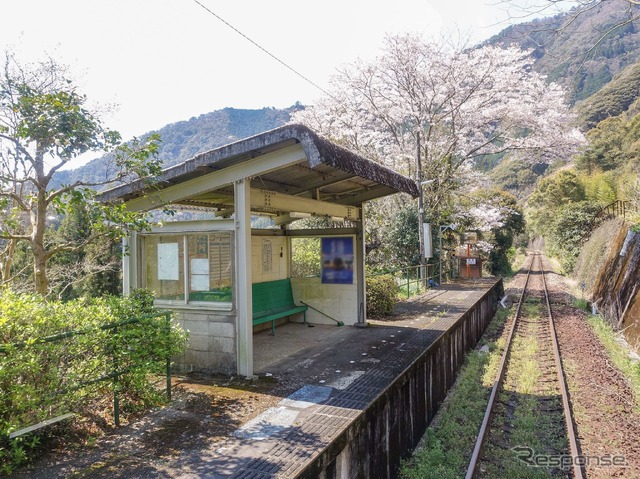 予土線半家駅。