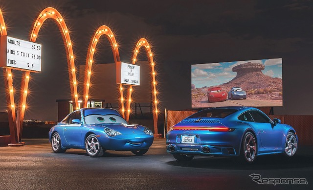 ポルシェ 911 サリー・スペシャル(右)と映画『カーズ』に登場するキャラクターの「サリー・カレラ」