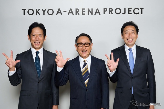 左より、アルバルク東京 林邦彦社長、トヨタ自動車/トヨタ不動産 豊田章男社長、東和不動産 山村知秀社長