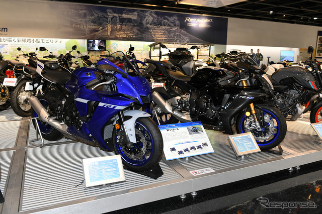 ヤマハのフラッグシップ、YZF-R1とR1M