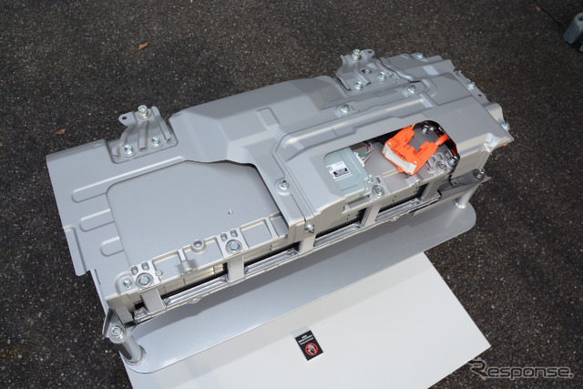 バイポーラ型ニッケル水素電池(アクア搭載)