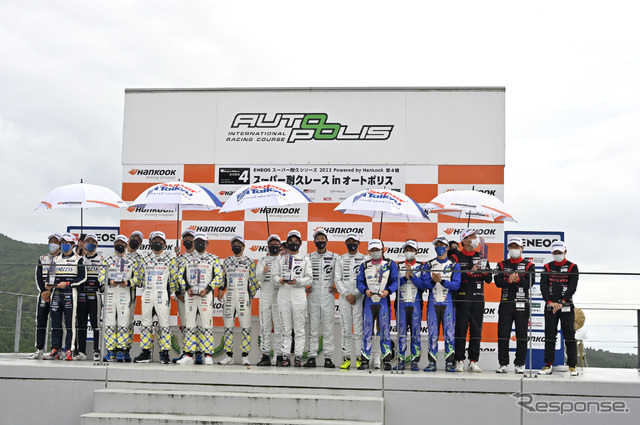 スーパー耐久第4戦大分オートポリス5時間レースの様子
