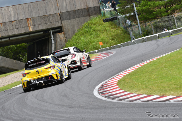 スーパー耐久第4戦大分オートポリス5時間レースの様子
