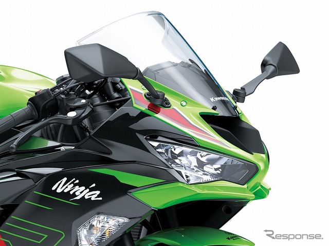 Ninja シリーズ共通のデザインを取り入れながらも、一目でNinja ZX-6R とわかるスタイリング