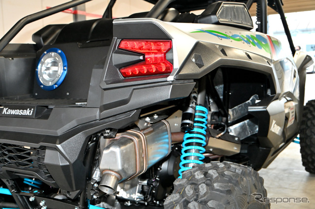 モーターサイクル用水素燃料直噴エンジンを搭載したバギーを披露