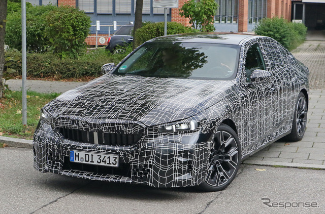 BMW 5シリーズ 次期型プロトタイプ(スクープ写真)