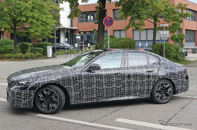 BMW 5シリーズ 次期型プロトタイプ(スクープ写真)