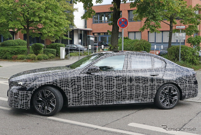BMW 5シリーズ 次期型プロトタイプ(スクープ写真)