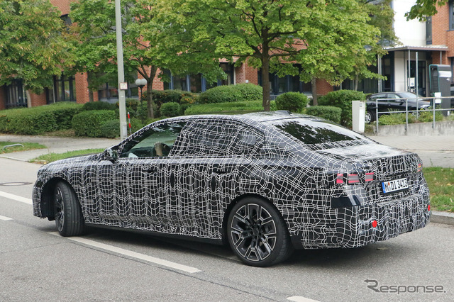 BMW 5シリーズ 次期型プロトタイプ(スクープ写真)