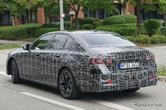 BMW 5シリーズ 次期型プロトタイプ(スクープ写真)