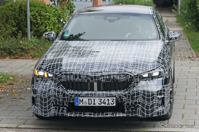 BMW 5シリーズ 次期型プロトタイプ(スクープ写真)