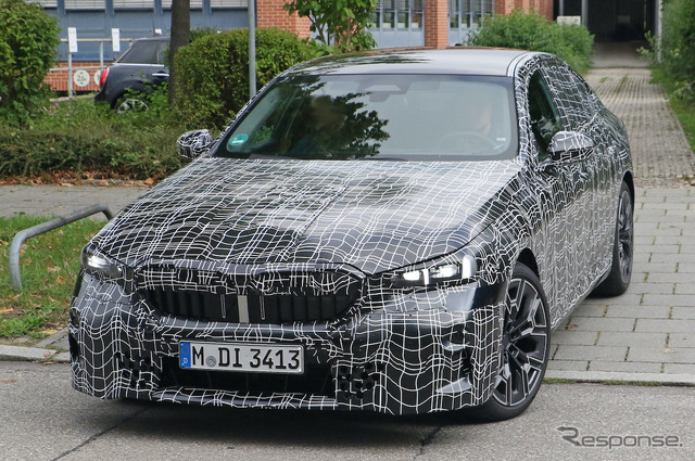 BMW 5シリーズ 次期型プロトタイプ(スクープ写真)