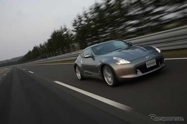【日産 フェアレディZ 試乗】救いはスタイリング…金子浩久