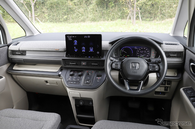 Honda ステップ ワゴン 新型(e:HEV AIR)