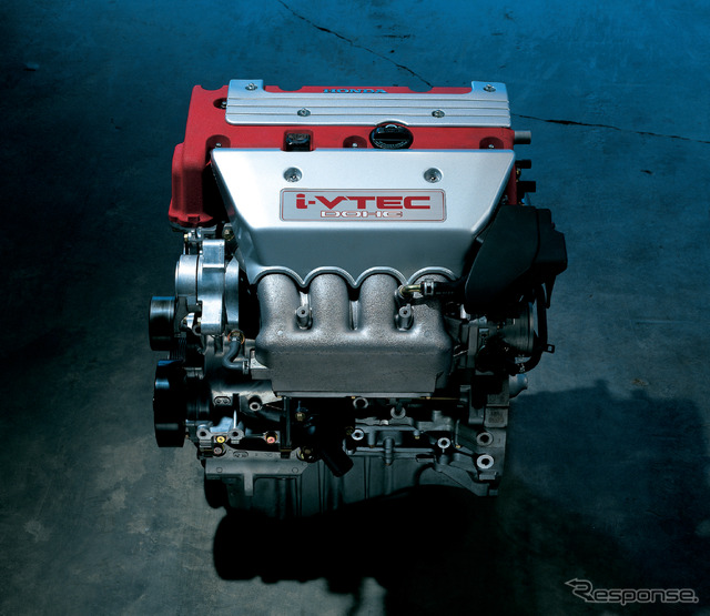 1998cc DOHC・i-VTEC K20A エンジン（ホンダ シビックタイプR）