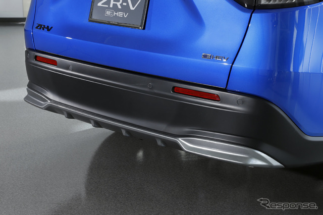 リアロアーガーニッシュ(ホンダ ZR-V 純正アクセサリー)