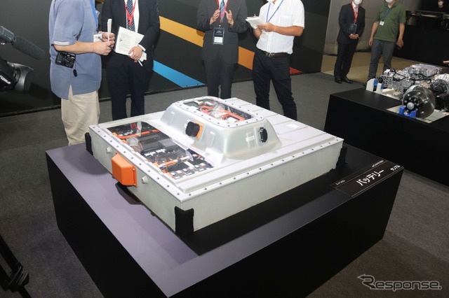 キャンターのバッテリーパック。41kWh。最大3個まで搭載できる