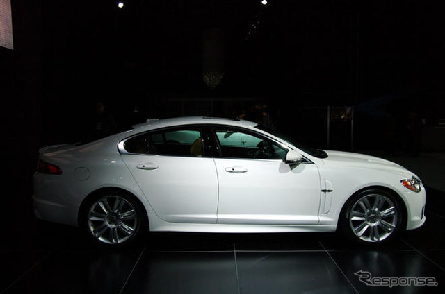 ジャガー XF / XK 2010年型…100%オールニューのエンジン