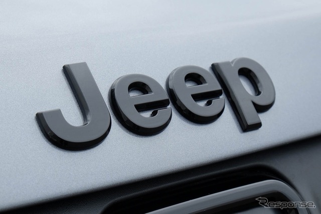 ブラックJeepバッジ