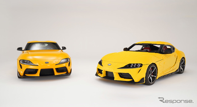 GRスープラ35周年特別仕様車(左)とレゴ トヨタGRスープラ 実物大レプリカ(右)
