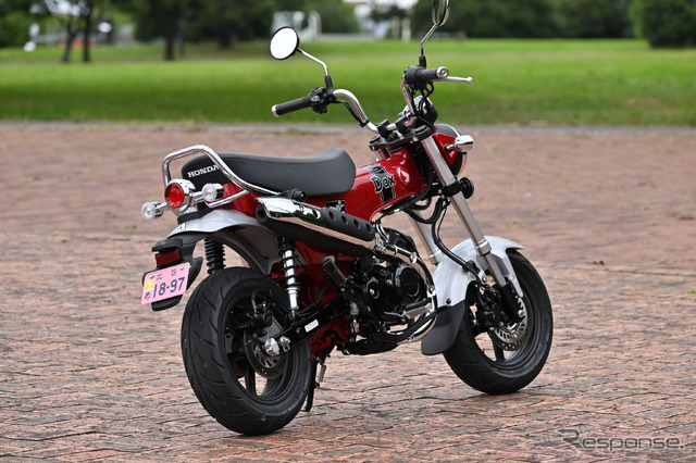 ホンダ ダックス125（パールネビュラレッド）