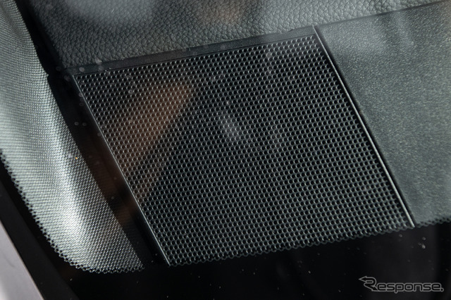 スピーカーにはケンウッド製のハイレゾ対応スピーカーが車両標準スピーカー装備位置に装着される
