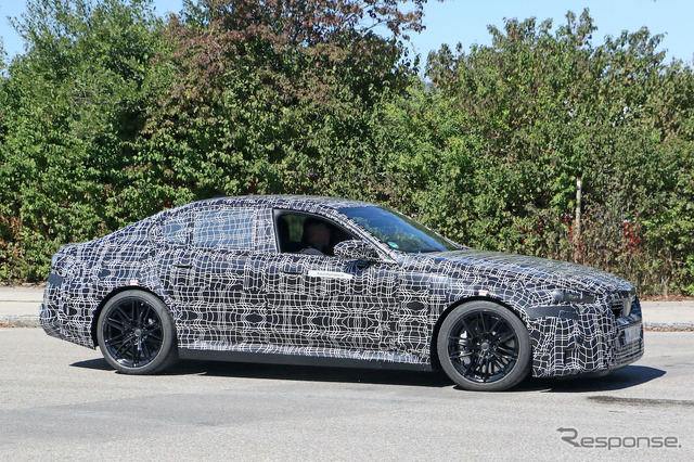 BMW M5 次期型プロトタイプ(スクープ写真)