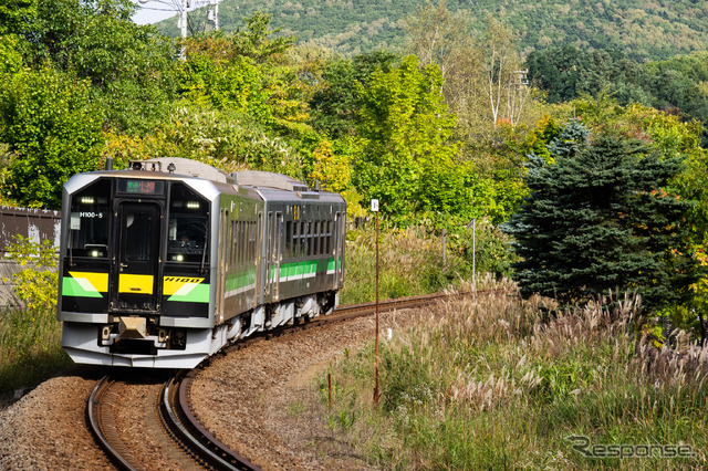 函館本線(山線)のH100形(一般型)。同線はH100形が最初に投入された。