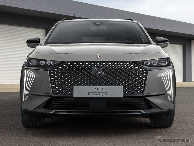 DS 7 改良新型の「E-TENSE 4x4 360」