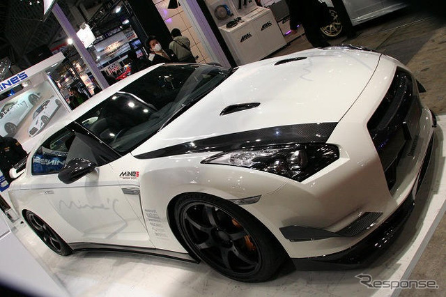 【東京オートサロン09】写真蔵…マインズ GT-R & フェアレディZ