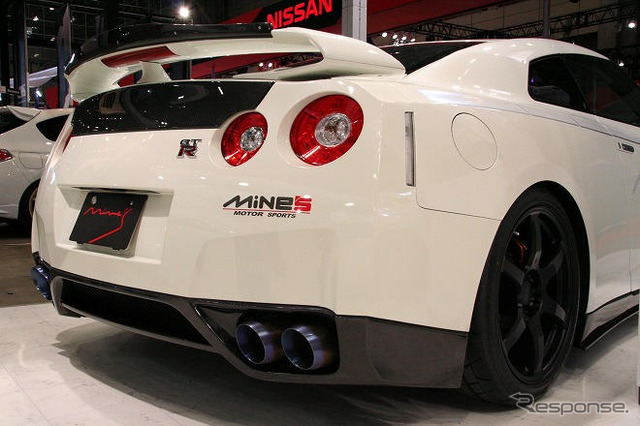 【東京オートサロン09】写真蔵…マインズ GT-R & フェアレディZ