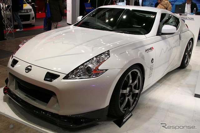 【東京オートサロン09】写真蔵…マインズ GT-R & フェアレディZ