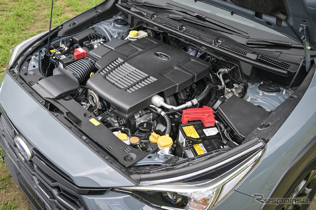 モーターアシストの軽快な走りが愉しめる2.0L e-BOXERを採用。エンジンやリニアトロニックにも振動や騒音を低減する改良を施している。