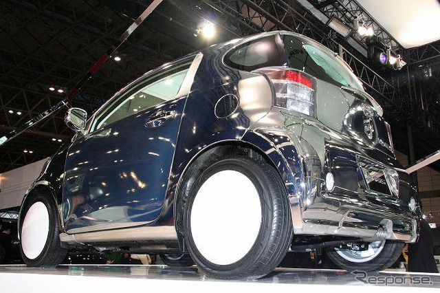 【東京オートサロン09】写真蔵…トヨタ iQ アラカルト