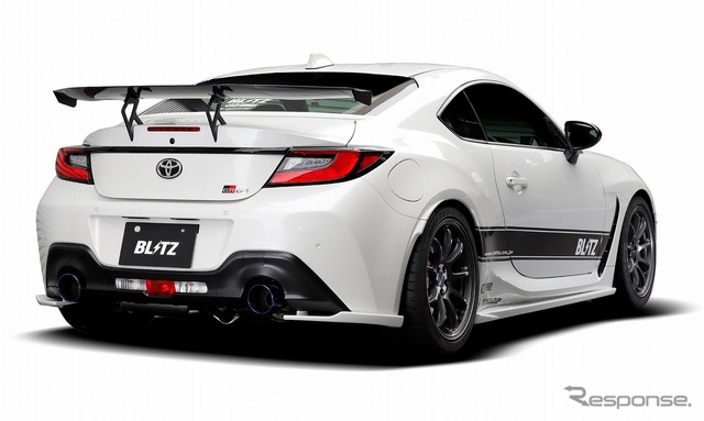 トヨタ GR86(BLITZエアロ装着)