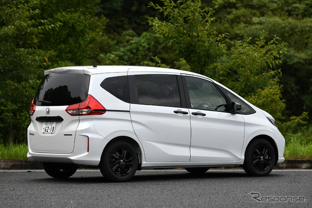 ホンダ・フリード:受注してから工場出荷まで半年以上 。一部タイプ・カラーではそれより早い場合も。