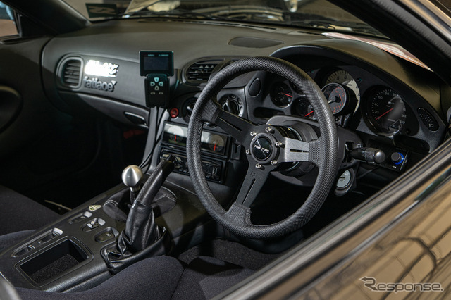 自らメンテナンス、オンリーワンに仕上げたマツダ RX-7 ~A-MESSE~