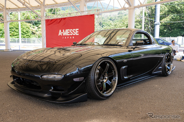 自らメンテナンス、オンリーワンに仕上げたマツダ RX-7 ~A-MESSE~