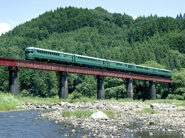 全列車が運休している『ゆふいんの森』。