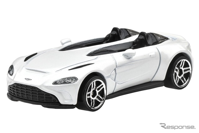 アストンマーチン V12 スピードスター(10月1日発売予定)