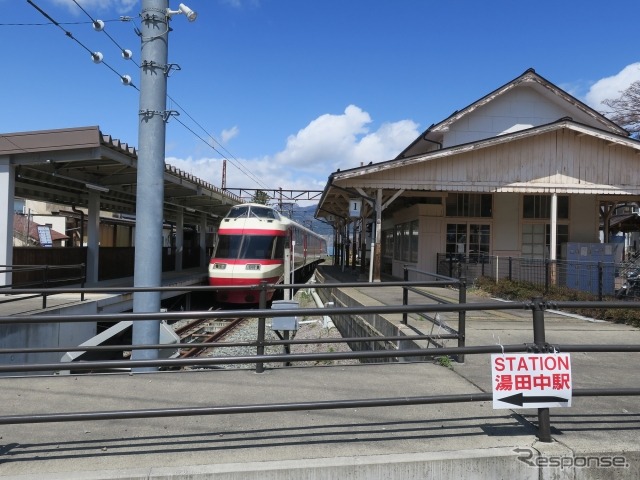 長野電鉄湯田中駅