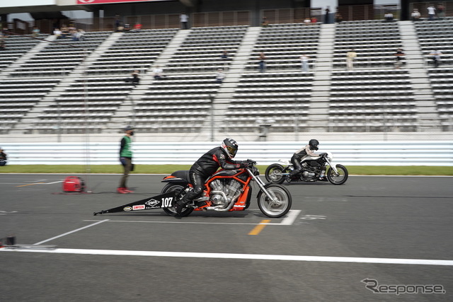 ハーレーだけで競うドラッグレース「V.D.A.」(V-Twin Drag race Association)。