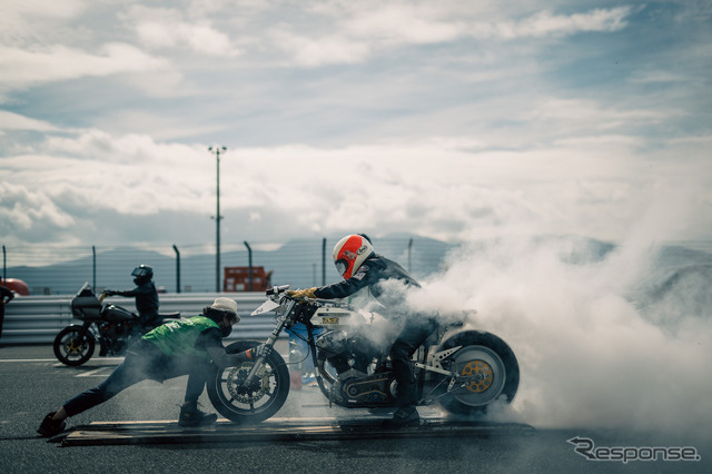 ハーレーだけで競うドラッグレース「V.D.A.」(V-Twin Drag race Association)。