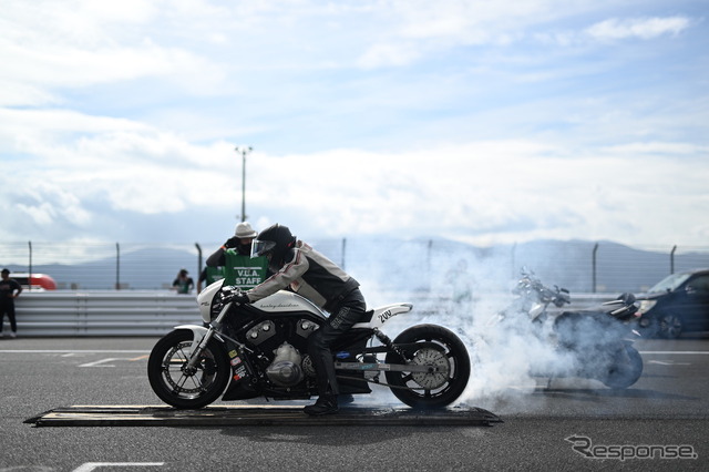 ハーレーだけで競うドラッグレース「V.D.A.」(V-Twin Drag race Association)。