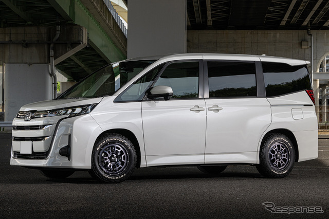 トヨタ ノア×MID ナイトロパワー H6 SLUG/16×7J IN40、タイヤサイズ=215/65R16