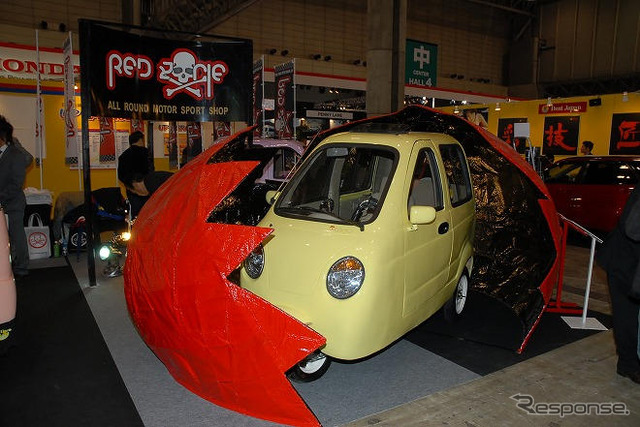 【東京オートサロン09】写真蔵…レッドゾーン ひよこ姿の三輪車